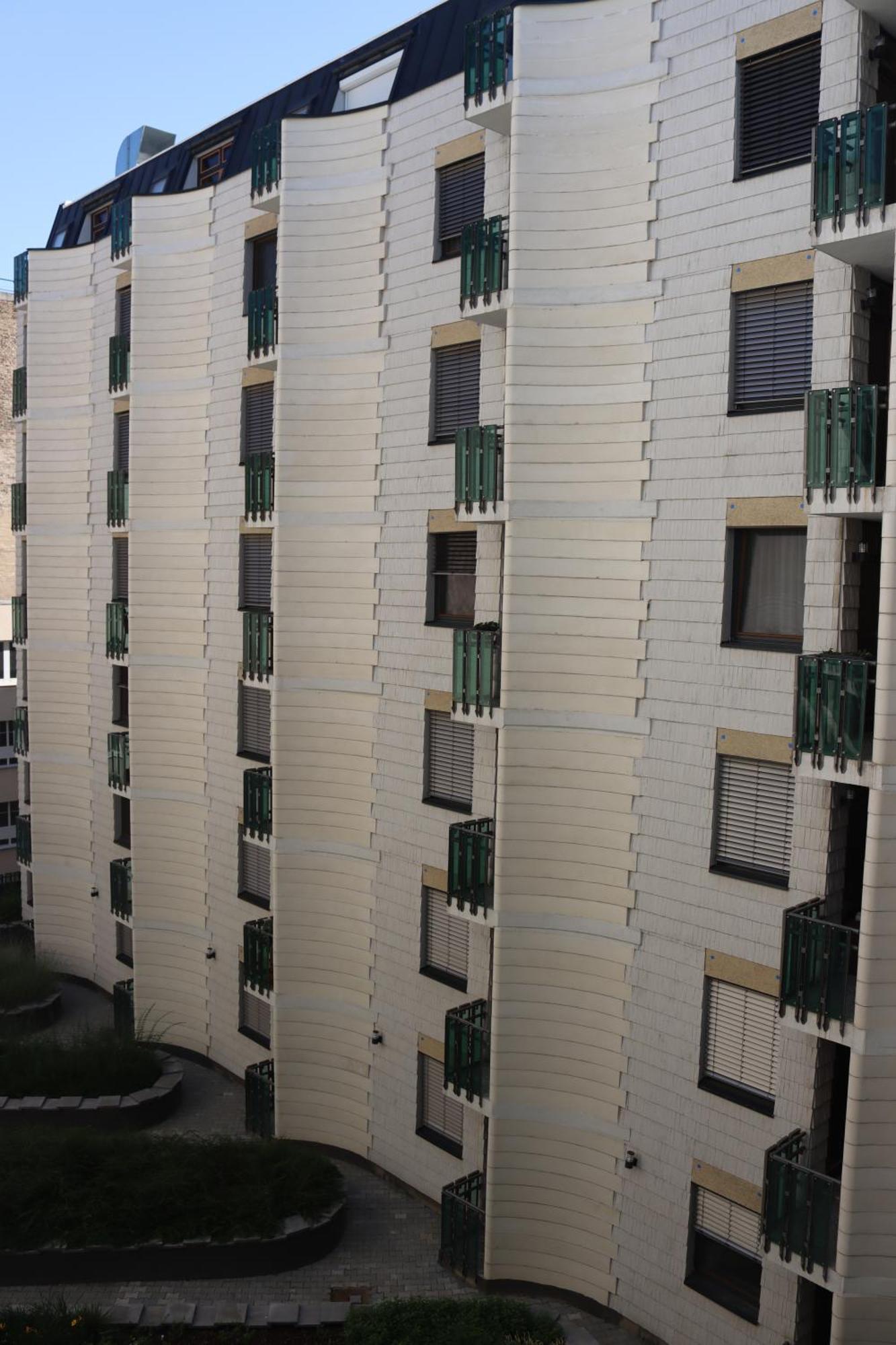Downtown Cube Apartment